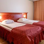 Samantta & Restaurant فندق Haukipudas