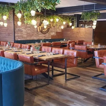 Samantta & Restaurant