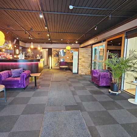 Samantta & Restaurant فندق 3*