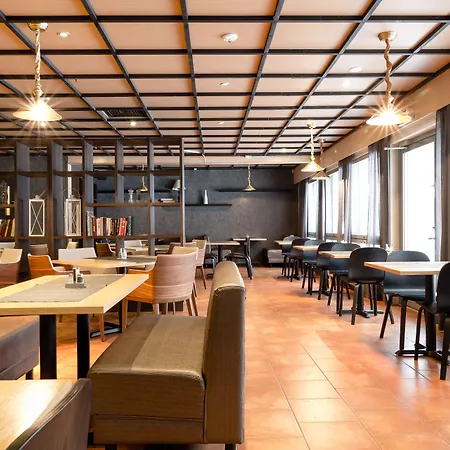 Samantta & Restaurant فندق Haukipudas