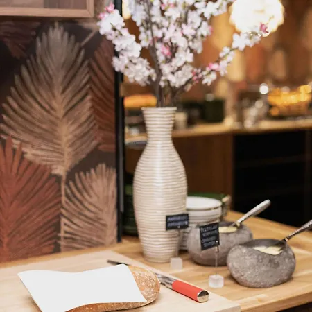 호텔 Samantta & Restaurant