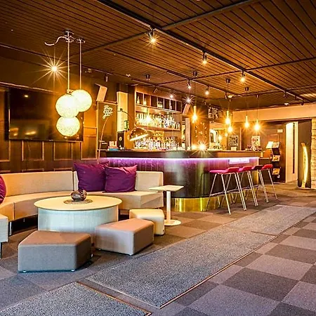 Samantta & Restaurant האוקיפודאס