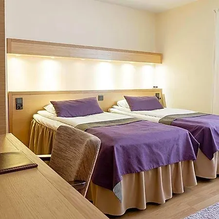 מלון Samantta & Restaurant 3*