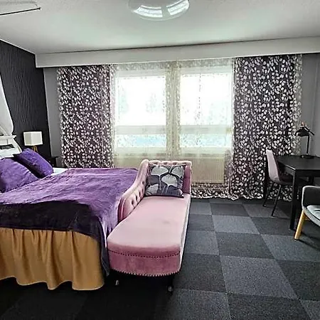 Samantta & Restaurant מלון 3*