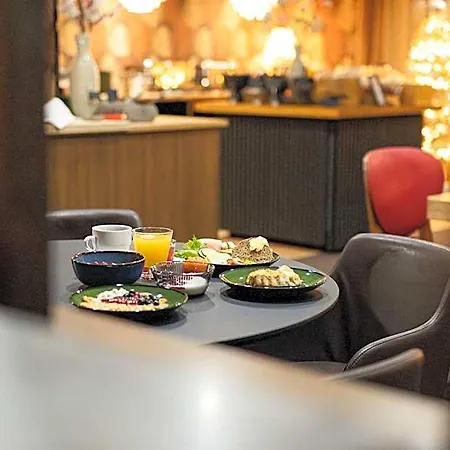Samantta & Restaurant מלון האוקיפודאס