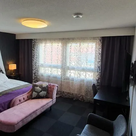 Hotel Samantta & Restaurant