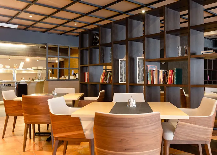 Samantta & Restaurant 3*